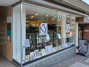 Schaufensterbeschriftung 2 Kayet Tattoo und Piercing Pforzheim